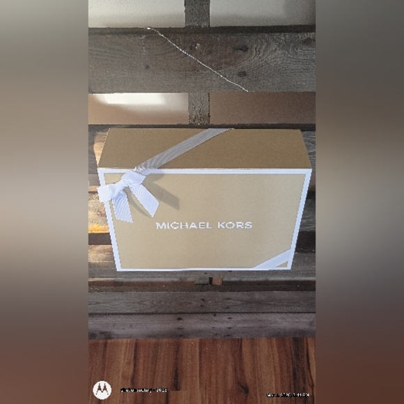 Michael Kors Beige Crossbody Bag - Picture 3 of 16